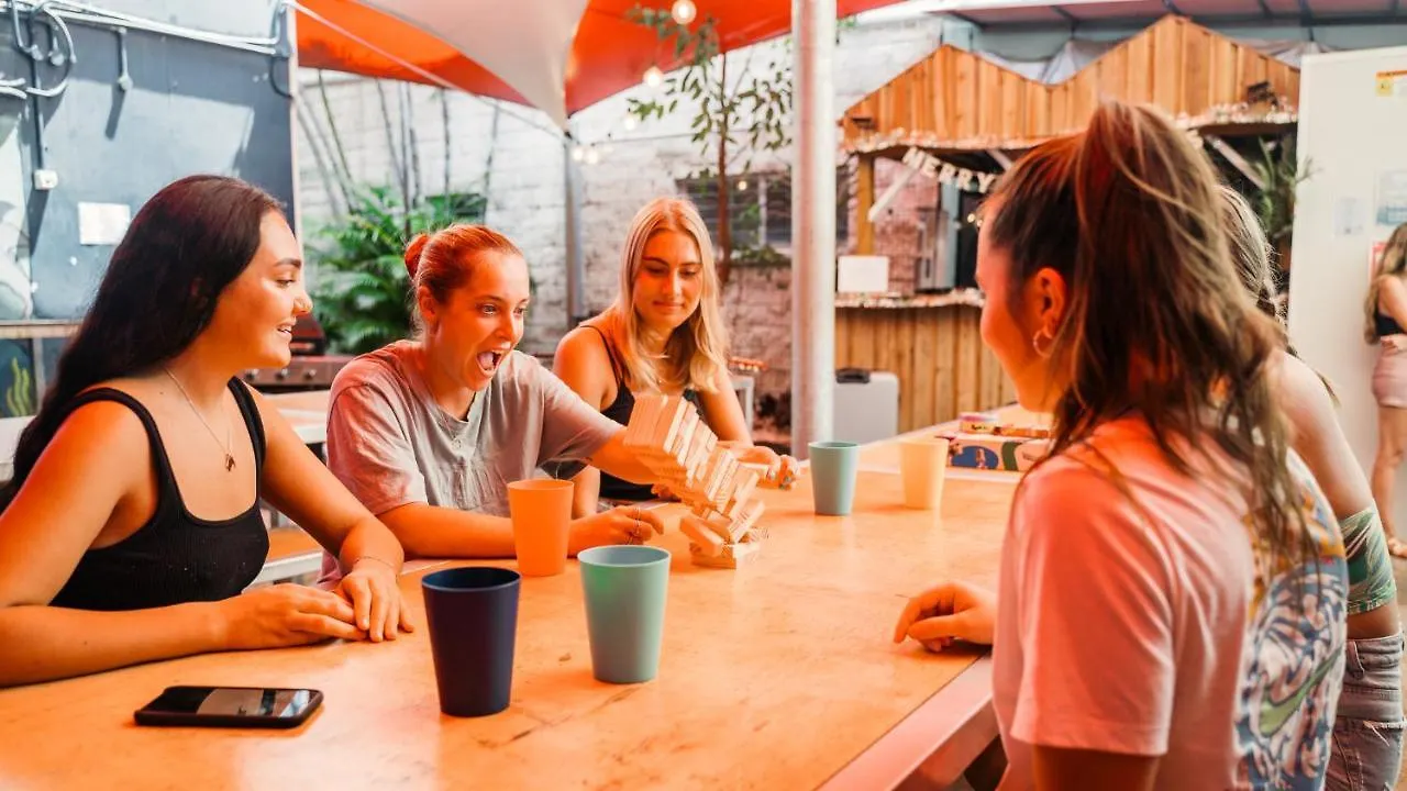 Hostel Mad Monkey Waterfront Cairns Australien