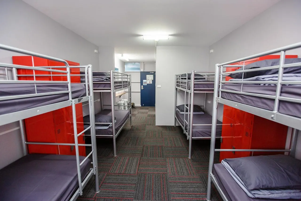 Hostel Mad Monkey Waterfront Cairns