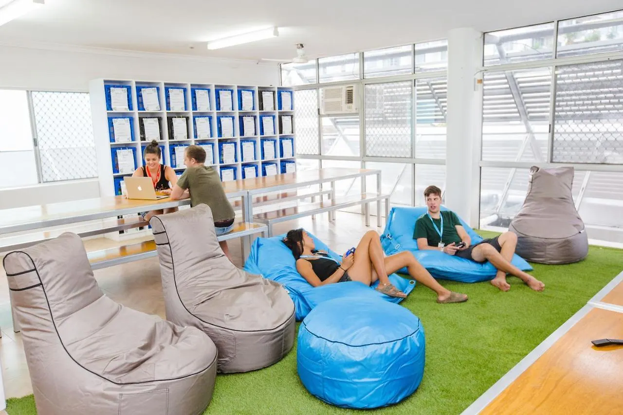 Hostel Mad Monkey Waterfront Cairns Australien